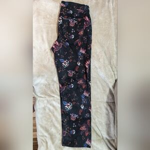 Kensie vintage luxe black jeans with paisley pattern